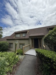 13 Heritage Village #E