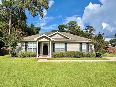212 Woodland Cir