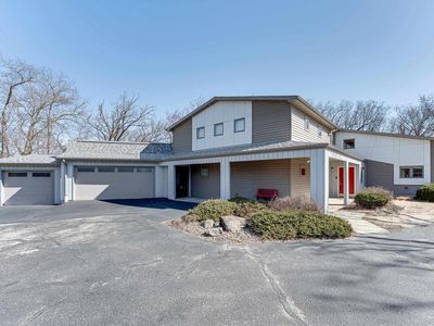 5416 North County Road H