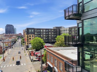 1105 W Main St #403