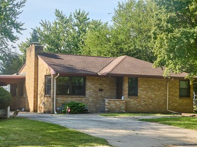 Property at 306 Shooting Park Rd, Peru, IL