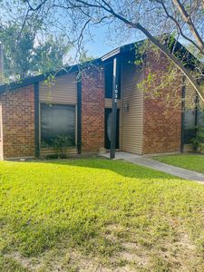 1035 Briarhurst Dr