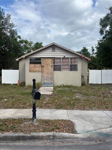 1905 S Westmoreland Dr