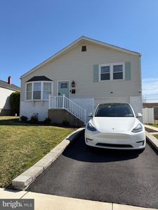 1427 Saint Charles Pl