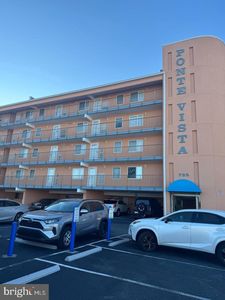 735 Bradley Rd Unit 204