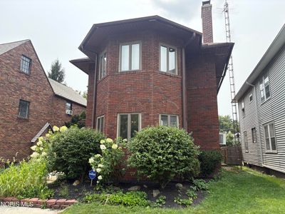 1321 Laclede Rd