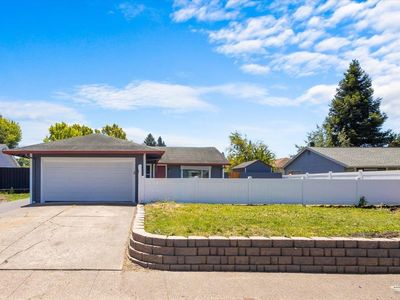 752 Lindsay Avenue