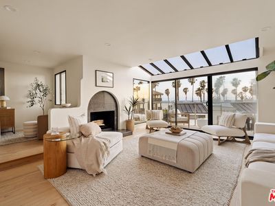 25 Sea Colony Dr