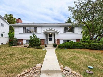 1290 Berea Dr