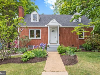 302 S West St