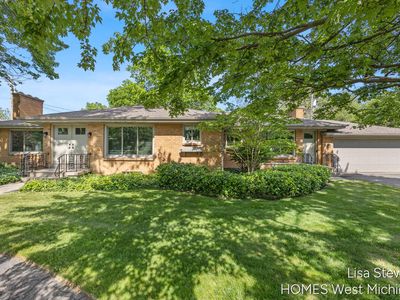 1410 Woodcliff Dr SE