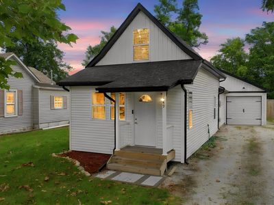 809 Azalea St SE