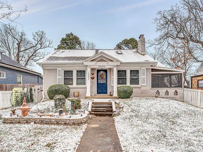 1890 N Douglas Avenue