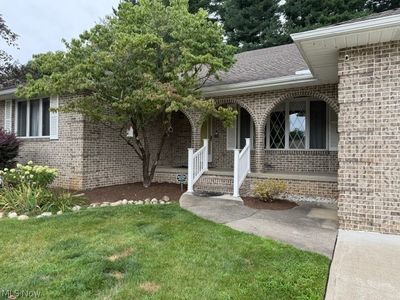 3986 April Dr