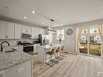 799 Roselyn Dr