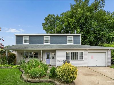 819 Holly Hedge Ave