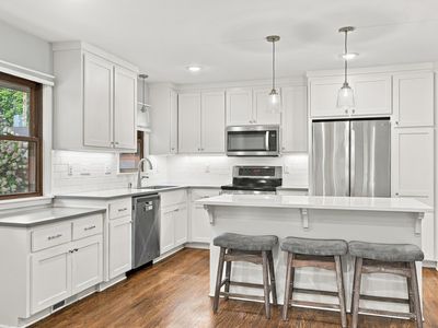 176 Fairview Ave S