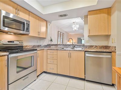 8366 Charter Club Cir UNIT 3