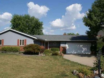 Property at 624 N Nebraska Ave, Morton, IL