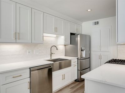 505 W 7th St APT 102