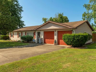 1002 Oakwood Ln