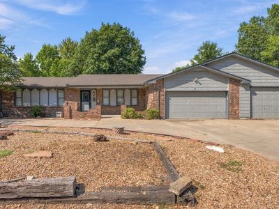 401 N Oak Forest Ln