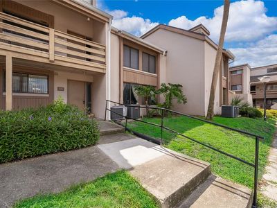 228 Orienta Point St #228