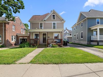 323 West Maple AVENUE