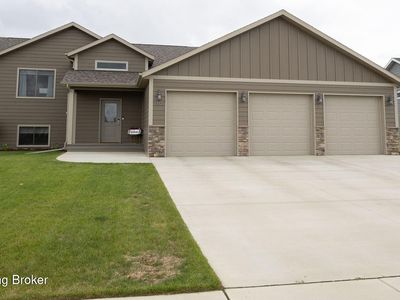 Property at 2105 Wahl St, Dickinson, ND