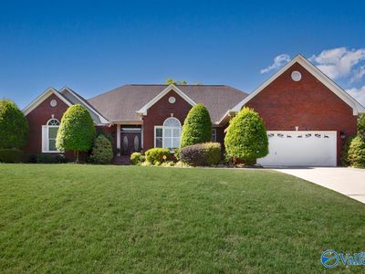 107 Applecross Ln