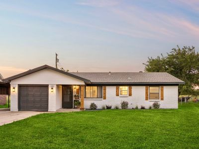 Property at 104 E Oak St, Gunter, TX