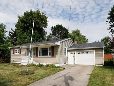 367 Broadway Ave W