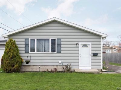 8 E Toulon Dr