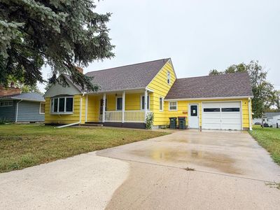 Property at 303 S Main St, Winthrop, MN