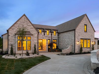133 N Canal Dr