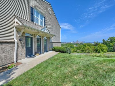 356 Eastview Ct