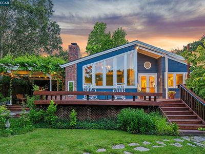 3620 Madrone Dr