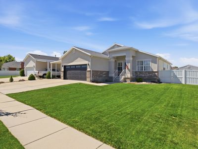 1340 W Stern Dr
