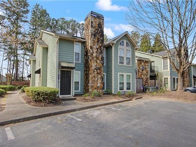Property at 2011 Canyon Point Cir, Roswell, GA