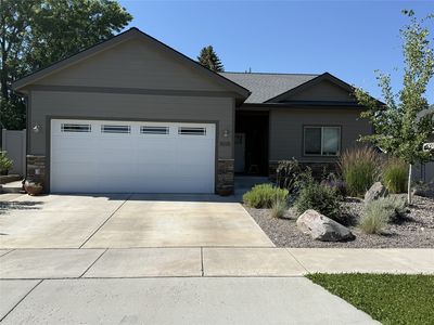 3035 Summerfield Dr