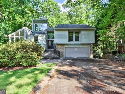 2704 Long Lake Dr NE