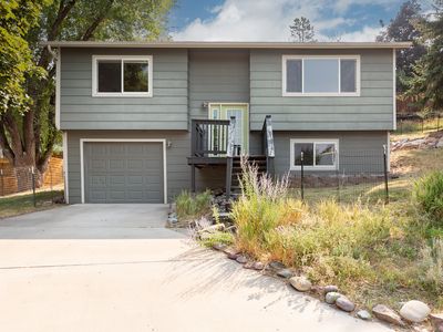 6108 Mainview Dr