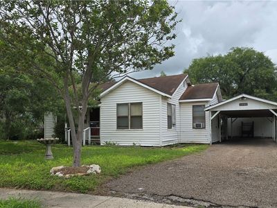 Property at 721 E Lewis St, Sinton, TX