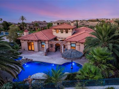 1369 Opal Valley St