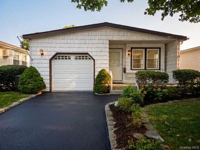 162 Village Circle W