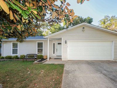 10190 Old Woodland Entry