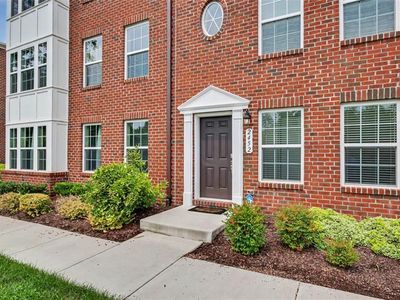 2452 Dunning Arch