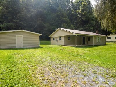 332 Currin Valley Rd
