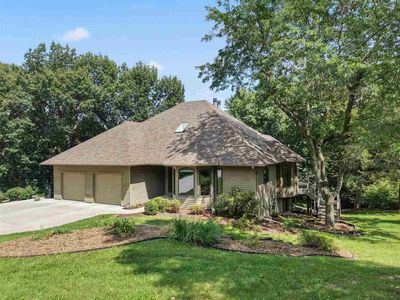 20 E View Pl NE