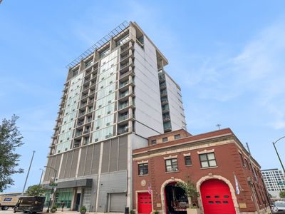 700 W Van Buren St APT 604